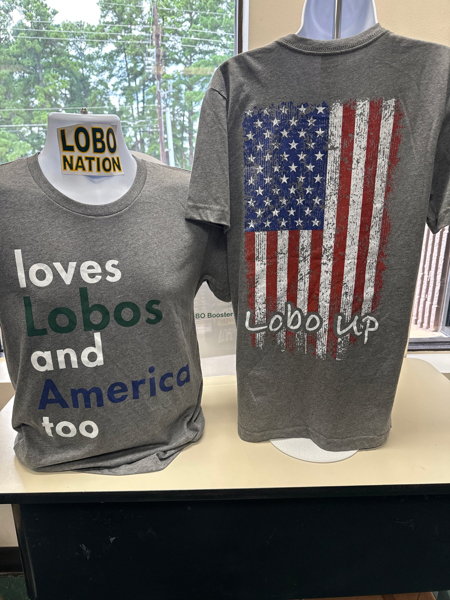 Loves Lobos and America